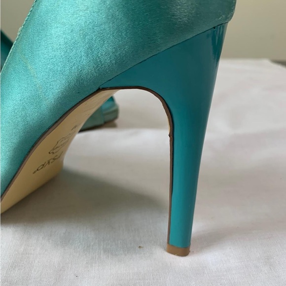 Elegant Teal Peep-Toe Heels - Picture 2 of 6
